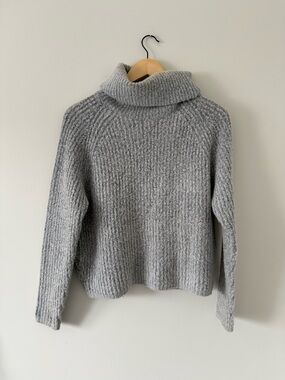 GARAGE | Soft Gray Ribbed Turtleneck Sweater
